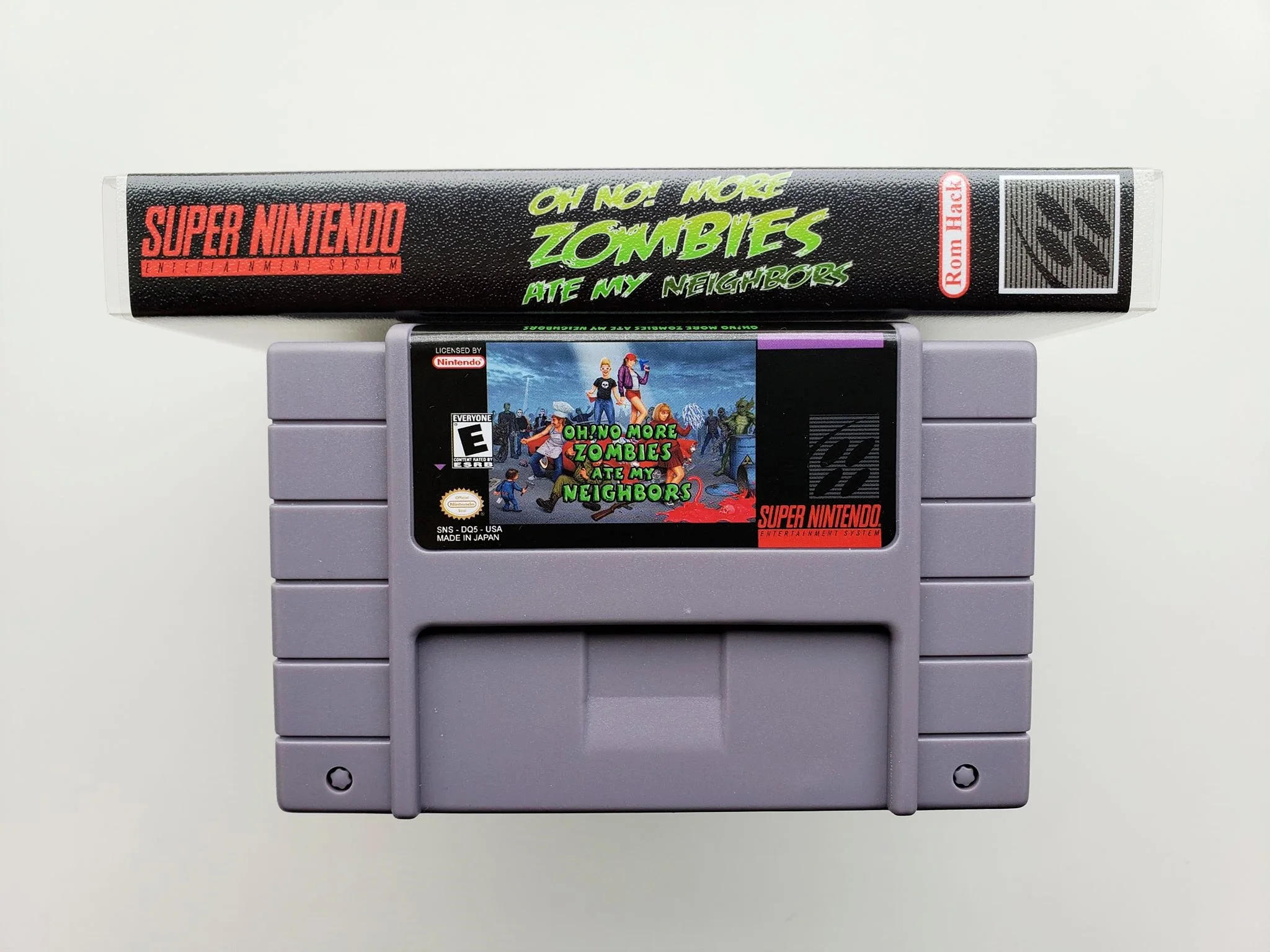 Oh No! More Zombies Ate My Neighbors - (Super Nintendo NES) - Image 3